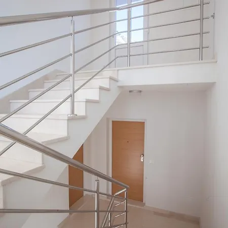 Apartment Penthouse Mak *