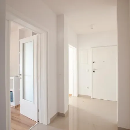 아파트 Penthouse Mak
