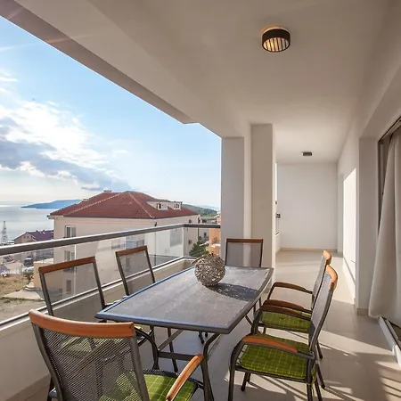 Penthouse Mak